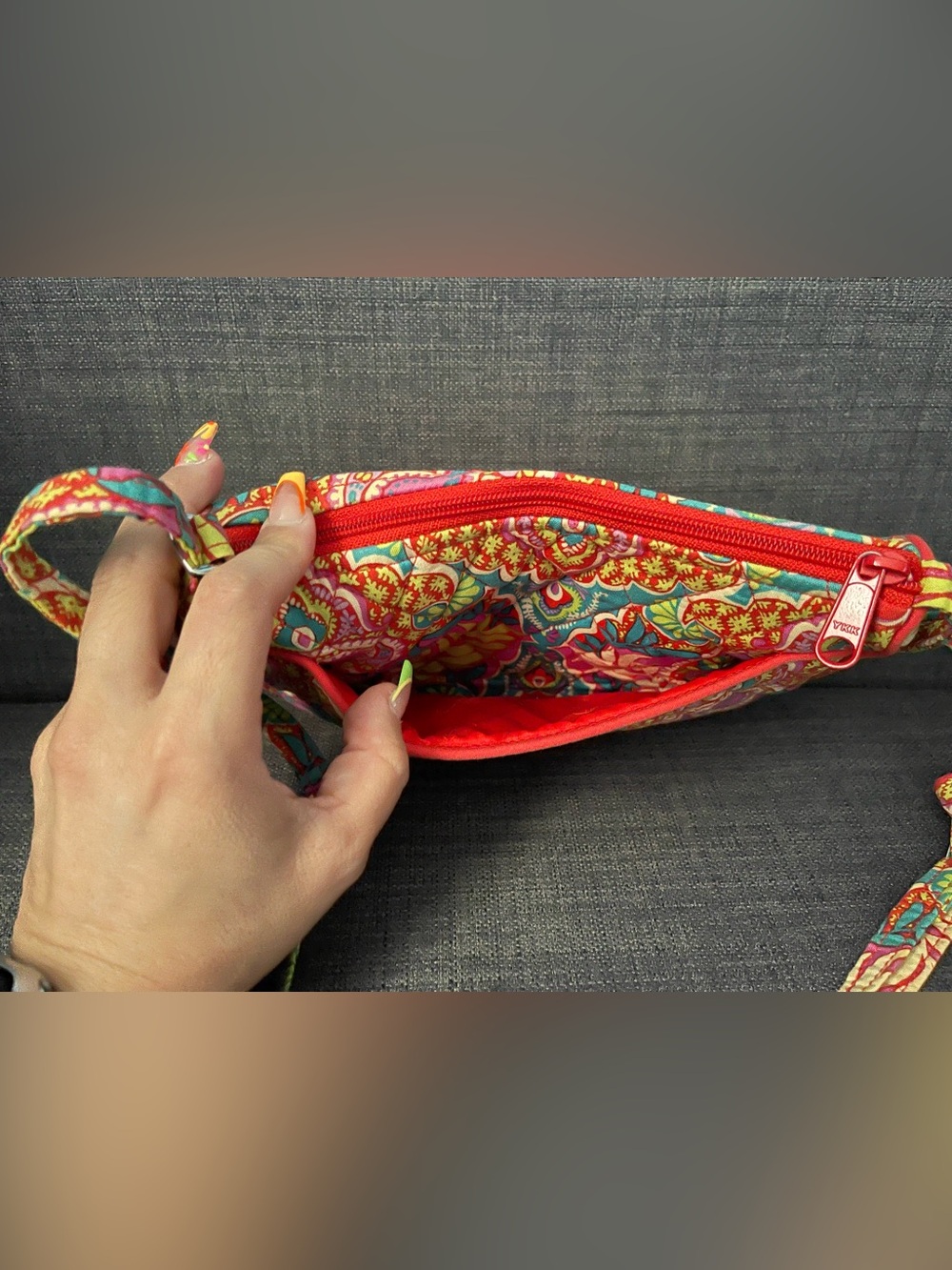 Vera Bradley Colorful Paisley Quilted Crossbody Purse with Matching Wallet - Picture 4 of 7